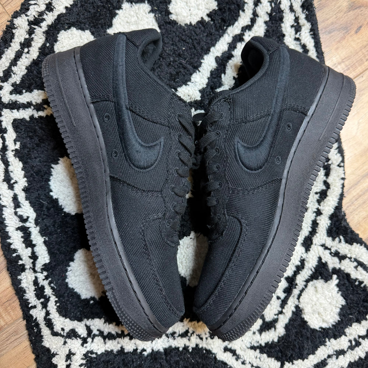 Nike Air Force 1 Low Triple Black Canvas