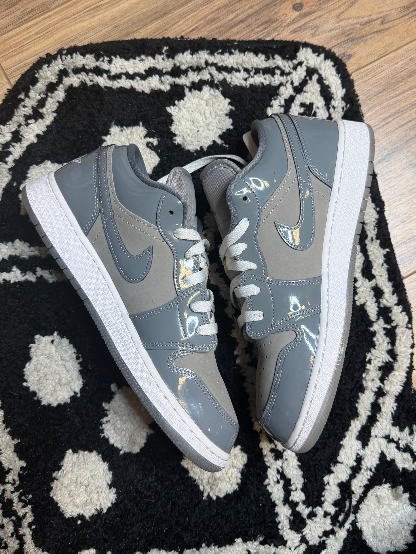Jordan 1 Low SE Medium Grey Cool Grey White (GS)