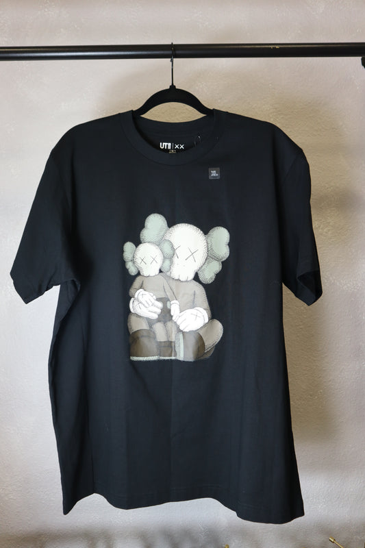 Kaws X Uniqlo Tee Black