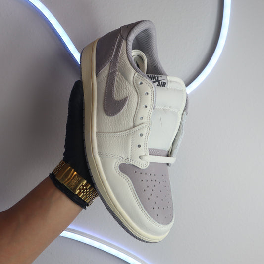 Jordan 1 low Atmosphere Grey