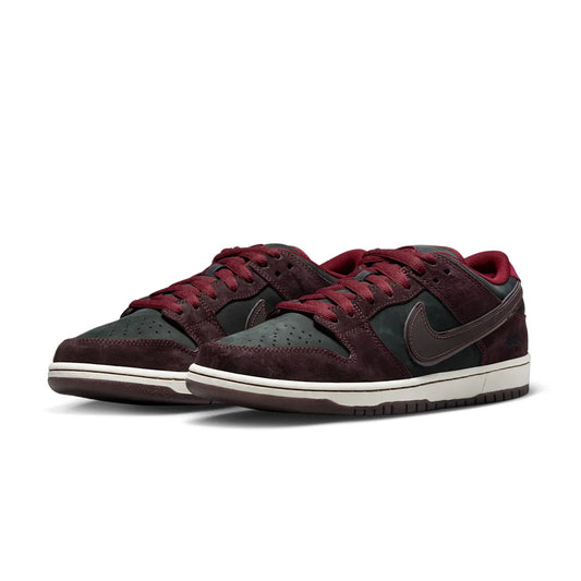 Nike Dunk SB Riot Skateshop