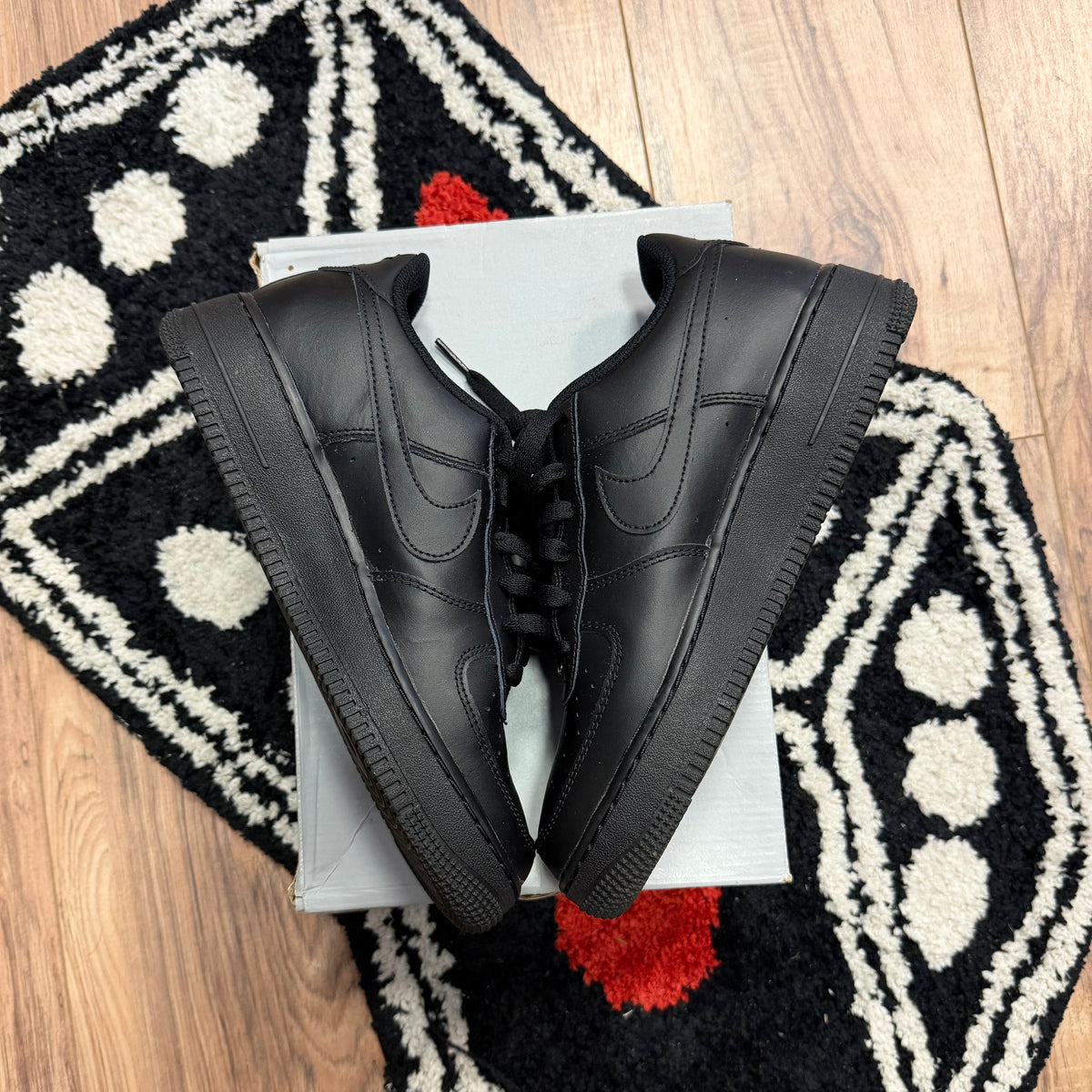 Nike Air Force Low LE Black (GS)(Pre-Owned)
