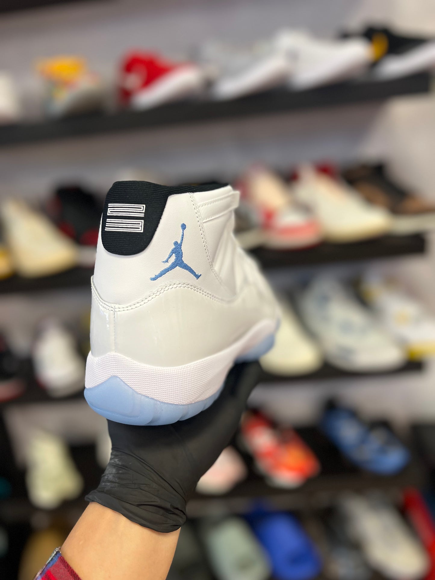 Jordan 11 Legend Blue (2024)