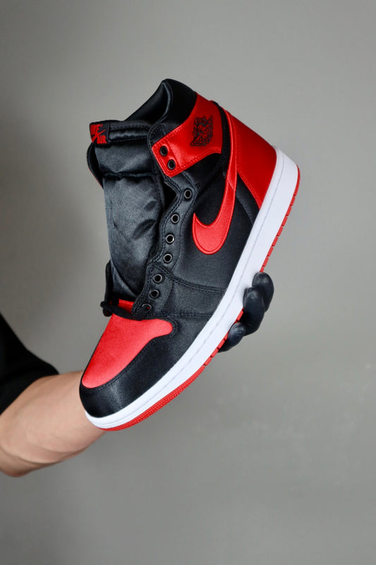 Jordan 1 high Satin Bred