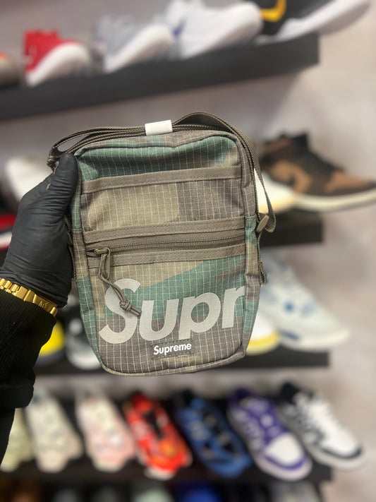 Supreme Shoulder bag woodland camo