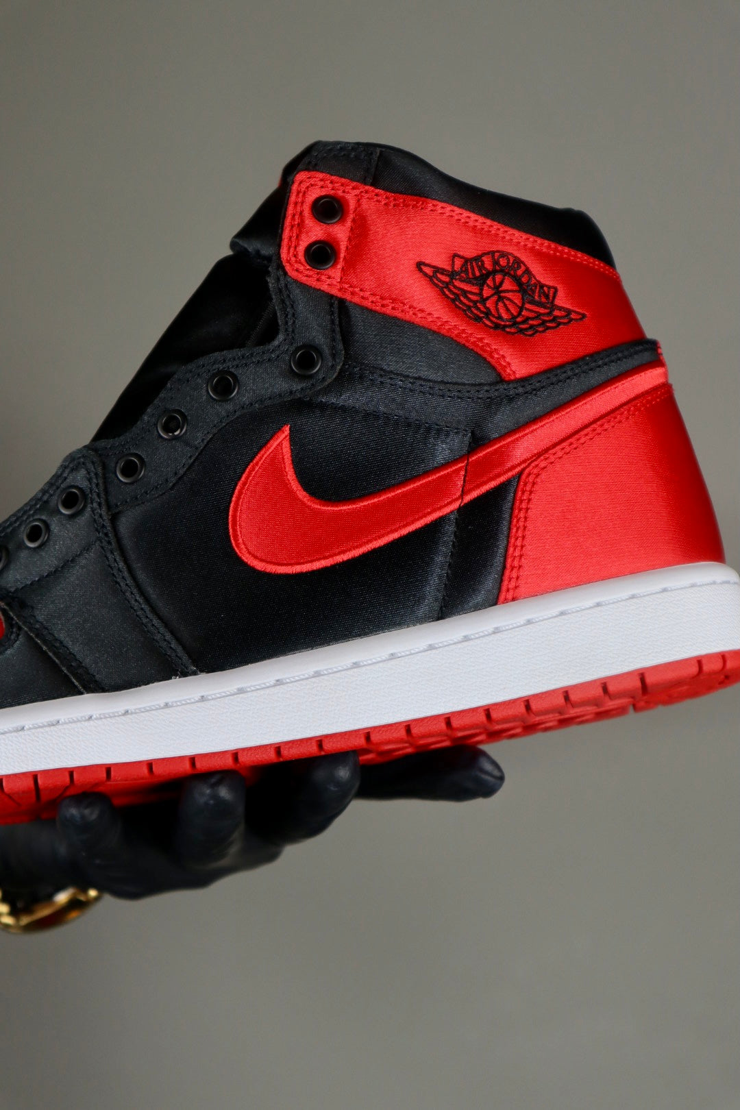 Jordan 1 high Satin Bred