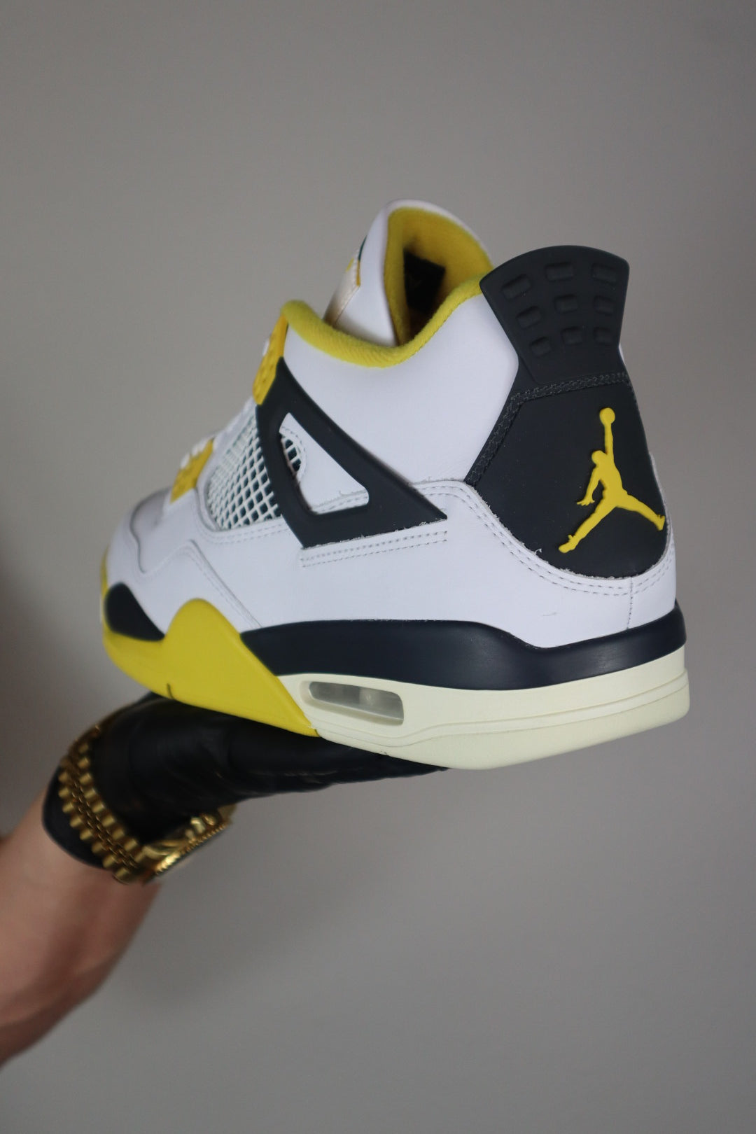 Jordan 4 Vivid Sulfur