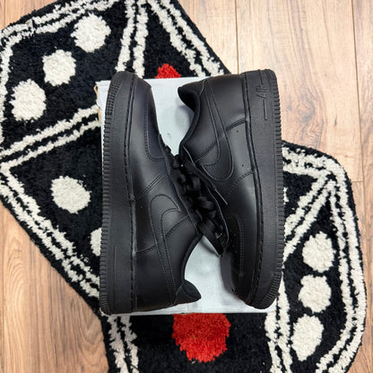 Nike Air Force Low LE Black (GS)(Pre-Owned)