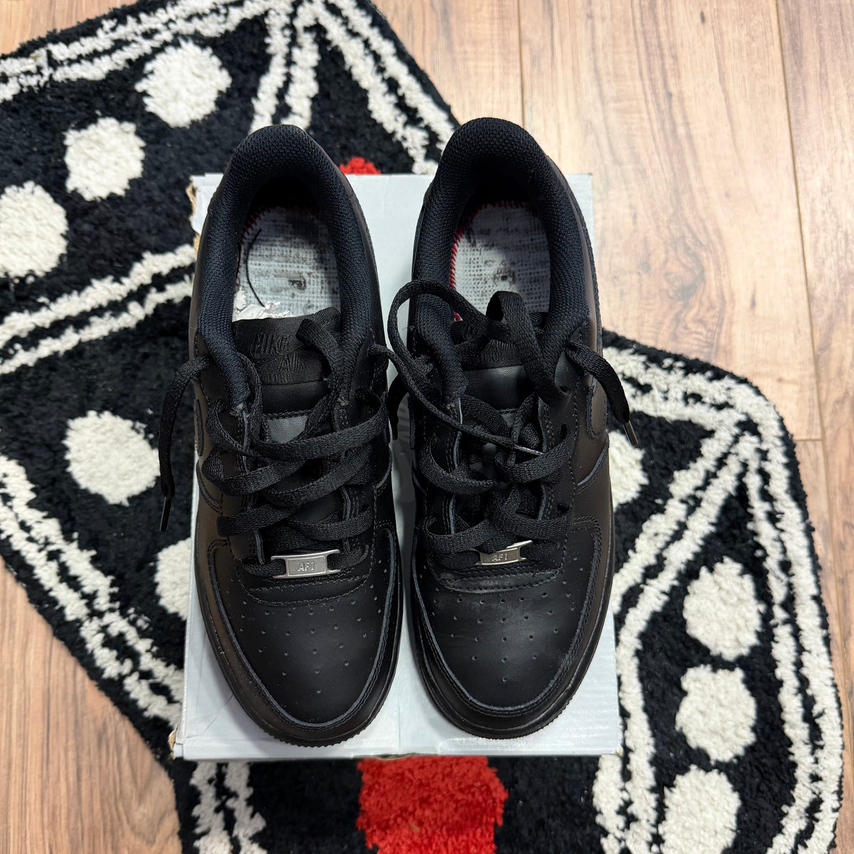 Nike Air Force Low LE Black (GS)(Pre-Owned)