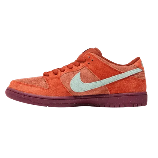Nike SB Dunk Low Mystic Red