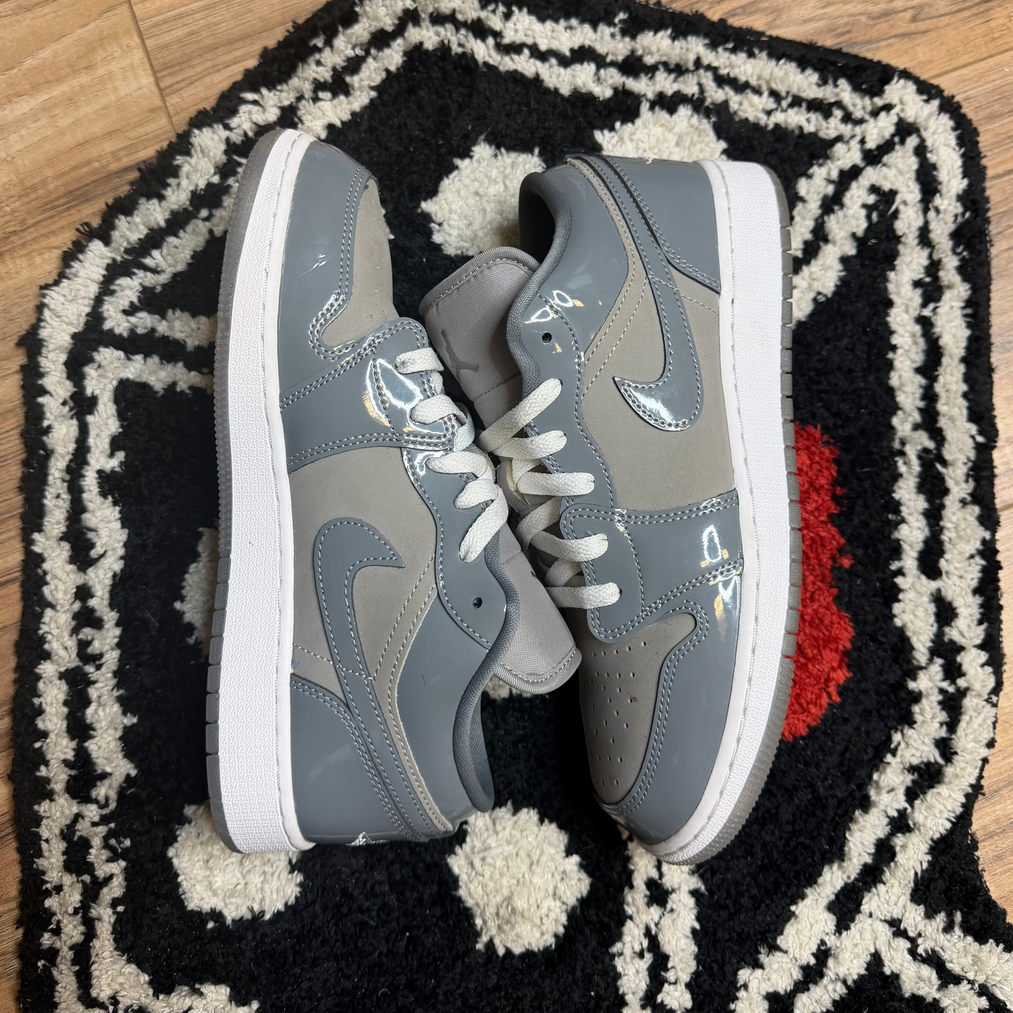 Jordan 1 Low SE Medium Grey Cool Grey White (GS)