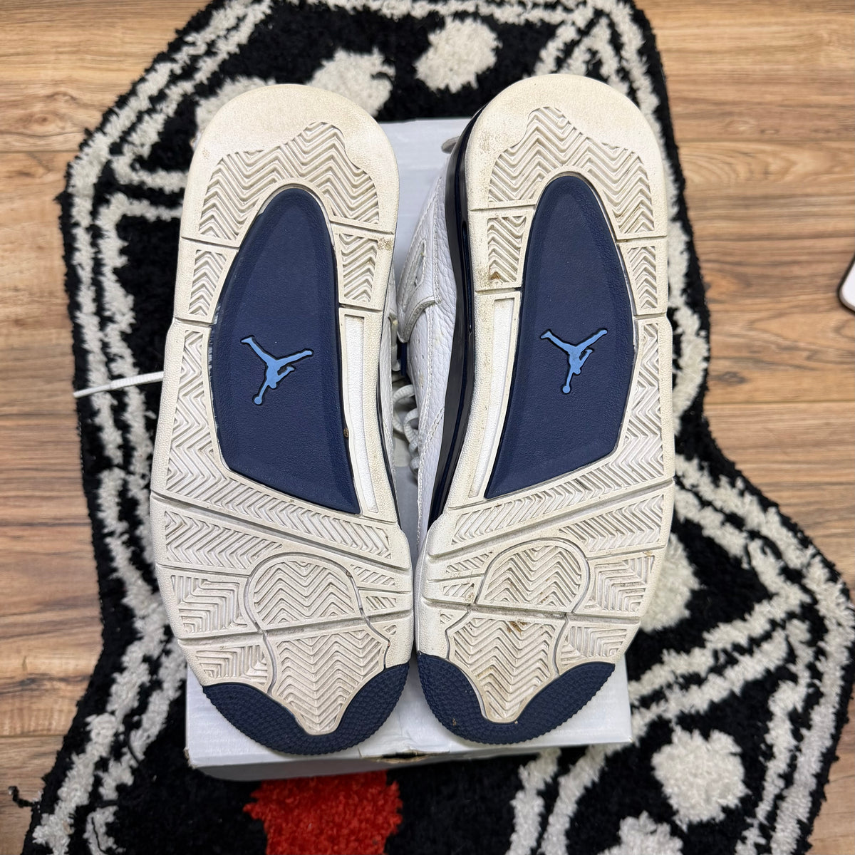Jordan 4 Retro Columbia (2015)