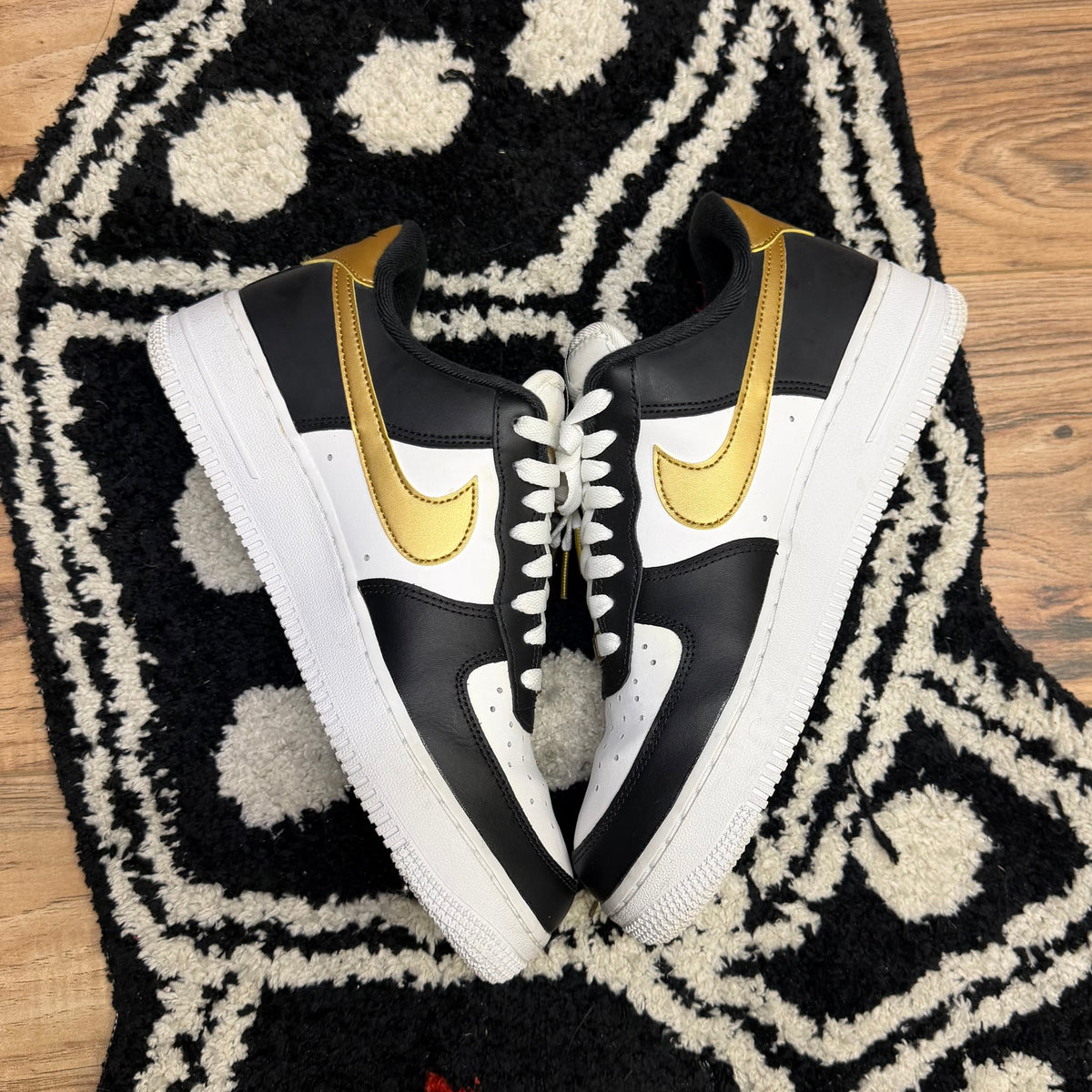 Nike Air Force 1 Low Black White Metallic Gold